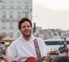 “Mardi 15 avril prochain, nous sortirons mon live de Hallelujah, chanté dans la cathédrale pour sa réouverture”, dévoile-t-il
Le chanteur Vianney a improvisé un concert sur le parvis de Notre-Dame de Paris le 8 avril 2025.
© Jack Bussat / Bestimage