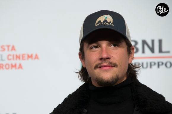 La vidéo de sa rencontre avec Nekfeu vue plusieurs centaines de milliers de fois lui a mis la puce à l'oreille.

Nekfeu (habillé par Stella McCartney)  lors du photocall du film "Tout nous sépare" lors du 12ème festival du film de Rome le 27 octobre 2017. Copyright : SGP / BESTIMAGE
