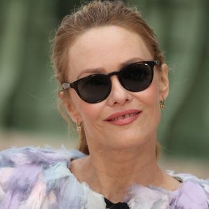 Vanessa Paradis assiste au défilé Chanel Haute Couture printemps-été 2025 dans le cadre de la semaine de la mode à Paris le 28 janvier 2025 à Paris, France. Photo by ABACAPRESS.COM