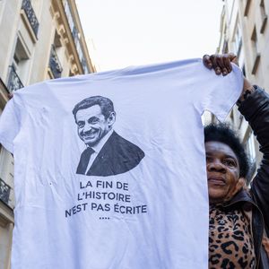 Atmosphère autour du domicile de Nicolas Sarkozy avant d'être incarcéré à la prison de La Santé à Paris, France, le 21 octobre 2025. © Shana Abitbol/Bestimage
