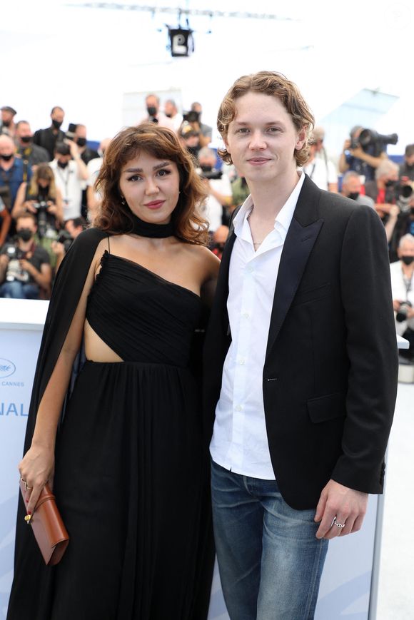 Mercedes Kilmer et son frère Jack, les enfants de Val Kilmer au photocall du film Val lors du 74ème festival ide Cannes; le 7 juillet 2021

Photo : Borde / Jacovides / Moreau / Bestimage