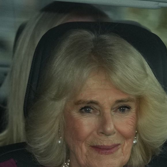 Camilla Parker Bowles, reine consort d'Angleterre en route pour le Christmas Lunch à Buckingham Palace le 19 décembre 2024.

Picture by James Whatling