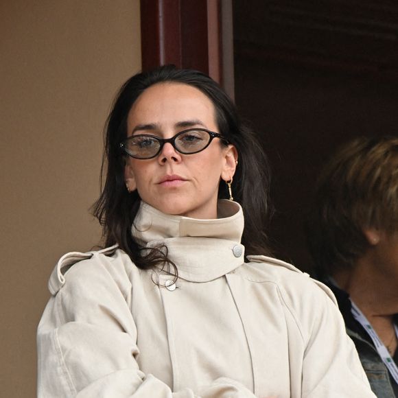 "Mais j'ai besoin de l'indépendance que m'offre Paris, où l'on me reconnaît beaucoup moins et où je mène une vie assez normale de jeune femme de 32 ans…"

Pauline Ducruet - La famille princière assiste à la finale du Rolex Monte-Carlo Masters au Monte-Carlo Country Club de Monaco le 12 avril 2026 © Bruno Bebert / Bestimage