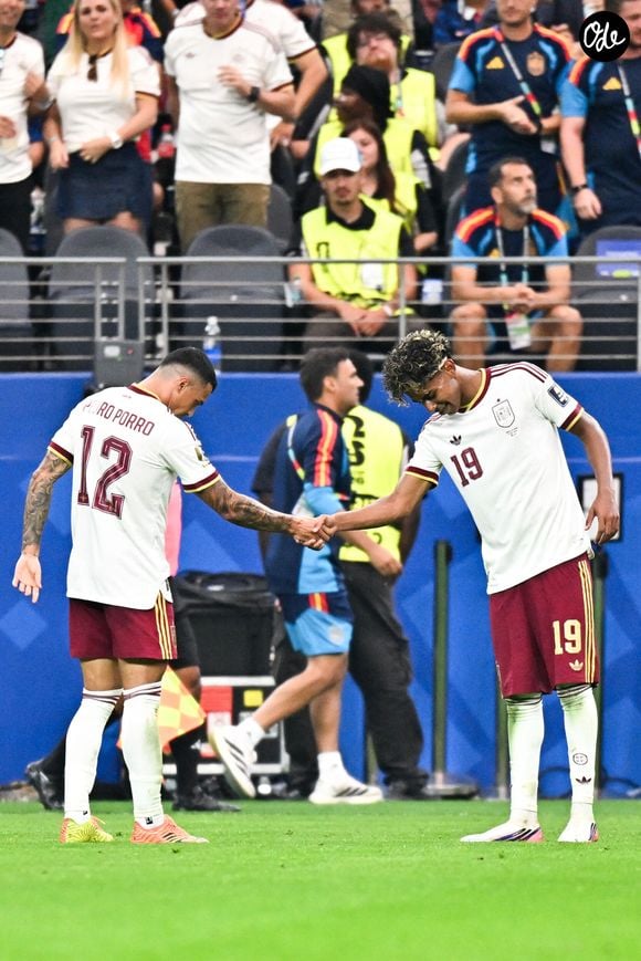 Pedro Porro et Lamine Yamal le 14 juillet 2026 à la Coupe du monde de football pour France - Espagne. Photo : SPP / PsnewZ / Bestimage