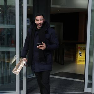 Exclusif - Adil Rami à la sortie des studios de RTL à Neuilly-sur-Seine, France, le 10 janvier 2025. © Bestimage