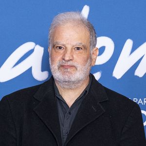 S'il faut trois mois de restauration et de 5000 à 20 000 euros, l'humoriste possède une archive que nombreux seraient prêts à payer à prix d'or ! 

Raphaël Mezrahi - Avant-première du film "Finalement" de C. Lelouch qui fête son 87ème anniversaire au Grand Rex à Paris le 30 octobre 2024. © Pierre Perusseau/Bestimage