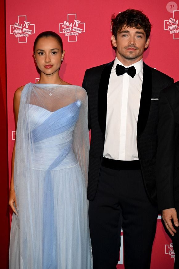 Charles Leclerc et sa compagne Alexandra Saint Mleux - 76ème Bal de la Croix Rouge dans la salle des Etoiles à Monaco le 12 juillet 2025. © Bruno Bebert/Bestimage
