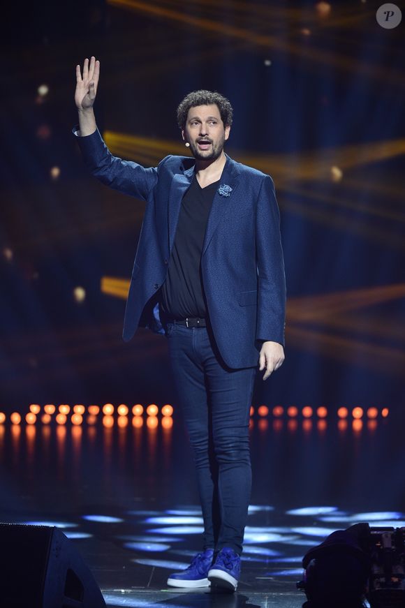 Eric Antoine à l'enregistrement de l'émission "Tout le monde chante contre le cancer, les stars relèvent le défi" au Palais des Congrès à Paris, le 25 novembre 2019. © Giancarlo Gorassini / Bestimage