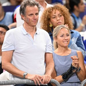Anne-Sophie Lapix était de sortie dimanche.

Anne-Sophie Lapix et son mari Arthur Sadoun dans les tribunes de la finale Hommes "France vs Pologne" de volley-ball lors des Jeux Olympiques Paris
© P.Perusseau-D.Jacovides / Bestimage