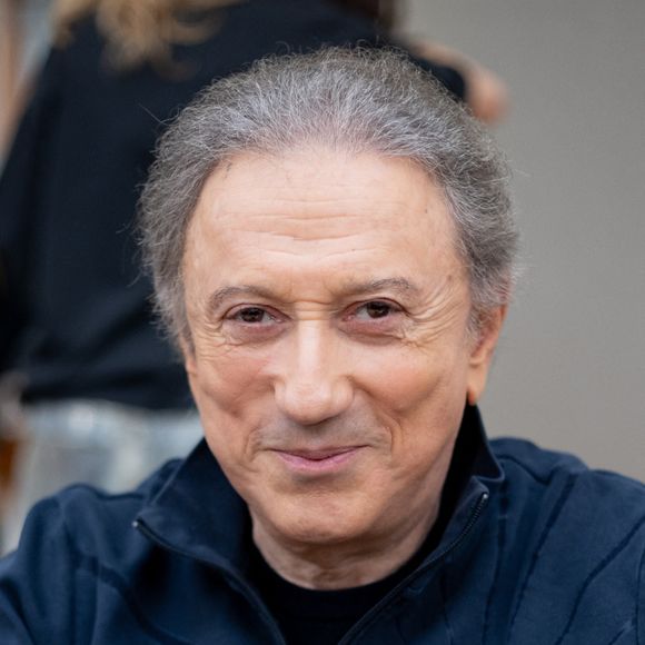 L'animateur de "Vivement Dimanche" est revenu sur l'un des moments les plus terribles qu'il ait pu traverser alors qu'il était au plus mal.

Michel Drucker participe au festival du livre 'Des Livres, Des Artistes' à la Maison de la Chimie le 30 novembre 2024 à Paris, France. Photo par Nasser Berzane/ABACAPRESS.COM