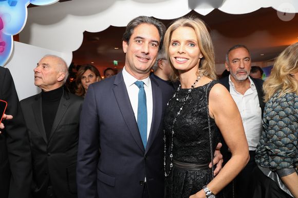 Ses deux derniers sont issus de son union avec Laurent Schenten, un homme d'affaires.

Sylvie Tellier et son mari Laurent Schenten lors de la soirée du 6ème Gala caritatif de l'Institut Rafaël  et de la Zag Foundation, dédié à l'accompagnement des enfants en santé intégrative au Pavillon Gabriel à Paris le 12 novembre 2024.

© Erez Lichtfeld/Bestimage