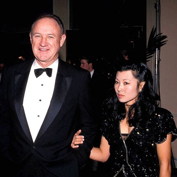 Son épouse, Betsy Arakawa, a été retrouvée morte aux alentours du 11 février d'un syndrome pulmonaire à hantavirus, une maladie très rare qui se propage par les excréments ou la salive de rongeurs infectés. 

L'acteur Gene Hackman (95 ans) et son épouse Betsy Arakawa (63 ans) ont été retrouvés morts dans leur maison de Santa Fe, au Nouveau Mexique. Les autorités ont déclaré qu'une enquête était en cours. @Backgrid USA / Bestimage