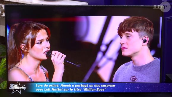 C'est avec Loïc Nottet que la jeune femme s'est présentée sur scène.

Extrait de la quotidienne de la Star Academy. Photo par TF1