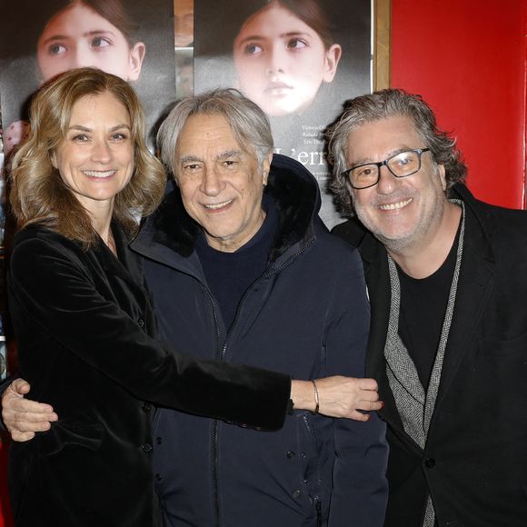 Pour assister, face à un public au rendez-vous, à la projection du premier court-métrage de Pascale Louange - accompagnée de son célèbre mari Richard Berry -, intitulé "L'erreur".


Exclusif - Pascale Louange, son mari Richard Berry , Eric Théobald lors de la projection du premier court-métrage de Pascale Louange "L'erreur" au cinéma Le Christine à Paris le 21 janvier 2025. "L'Erreur", lorsque l'enfant est victime de l'aliénation maternelle. Un film bouleversant.

© Marc Ausset-Lacroix / Bestimage