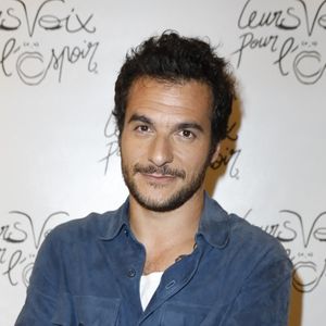 Exclusif - Amir Haddad - Photocall de la 10ème édition du concert caritatif "Leurs voix pour l'espoir" au profit de la fondation ARCAD (Aide et recherche en Cancérologie Digestive) et la lutte contre le cancer du pancréas à l'Olympia à Paris le 11 octobre 2021. © Marc Ausset-Lacroix - Pierre Perusseau / Bestimage