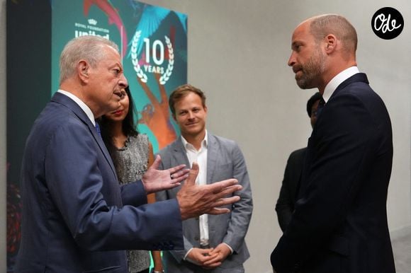 "Je peux réellement constater que certaines des actions que nous menons apportent des changements et cela me permet de tenir en échec mon éco-anxiété. Nous pouvons y arriver. Il y a réellement des bénéfices concrets, et cela m’aide à dormir la nuit.”

Le prince William, prince de Galles parle avec l'ex-vice-président des Etats-Unis, Al Gore, lors du forum d'affaires historique réunissant des dirigeants d'entreprises mondiales pour l'organisation United for Wildlife de la Royal Foundation à Frameless, dans le centre de Londres, marquant ainsi le début de la Semaine d'action pour le climat. Le 22 juin 2026 © Kirsty Wigglesworth / PA Photos / Bestimage