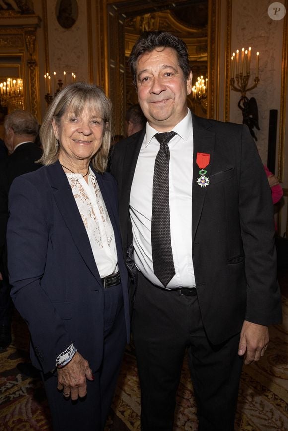 Exclusif - Laurent Gerra et sa mère Nicole Gerra - Laurent Gerra reçoit la légion d’honneur de la part du grand chancelier F. Lecointre en présence de la première dame, B. Macron au Palais de la Légion d'honneur à Paris le 29 septembre 2025. © Cyril Moreau/Bestimage