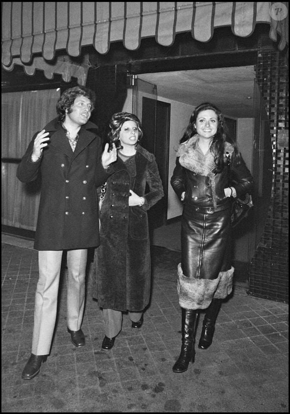 Archives - Joe Dassin et son amie Gigliola Cinquetti à Paris en 1971. (AGENCE / BESTIMAGE).