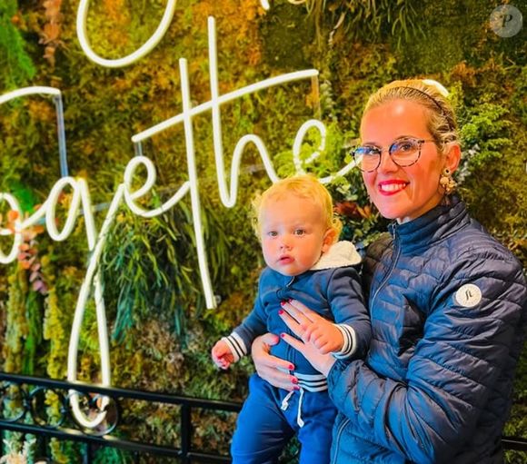 En cette fin d'année 2024, leur petit Achille âgée de 2 ans, a dû être hospitalisé après fait une vilaine ce vendredi 27 décembre 2024.

Aurore et son fils Achille immortalisés sur Instagram (Capture d'écran).