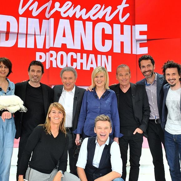 Une ancienne star de la télévision française s'est retirée de la vie médiatique.

Guillaume De Tonquedec, Valérie Bonneton, Richard Orlinski, Michel Drucker, Chantal Ladesou, Laurent Baffie, Ben, Arnaud Tsamere, Helie Thonnat, Nathalie Simon, et Jeanfi Janssens - Enregistrement de l'émission "Vivement Dimanche prochain" présentée par M.Drucker.
© Guillaume Gaffiot / Bestimage