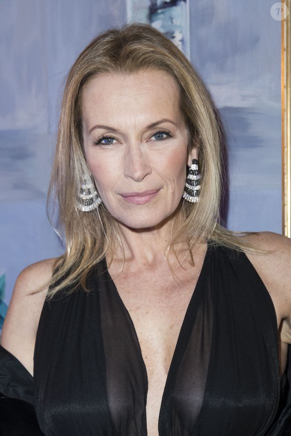 Giuliano et Harrison, qui sont donc oncle et neveu, ont douze ans d'écart.

Estelle Lefébure au dîner de gala de l’association AEM (Un Avenir pour les Enfants du Monde) au bénéfice des enfants du Rwanda organisée par B.Djian au Pavillon Ledoyen à Paris, le 11 décembre 2018. 

Photo : Olivier Borde/Bestimage