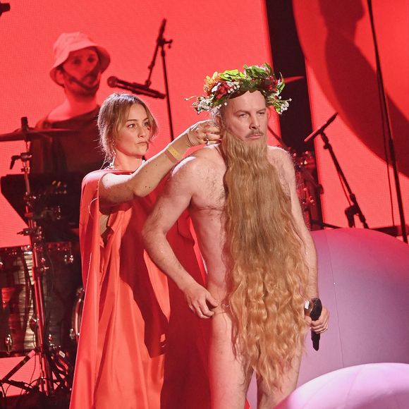 Philippe Katerine se produit lors de la 41e cérémonie des Victoires de la Musique à La Seine Musicale le 13 février 2026 à Boulogne-Billancourt, France. Photo de Franck Castel /ABACAPRESS.COM