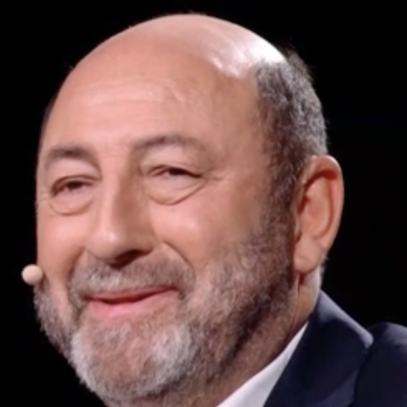 Bientôt de retour sur scène dans L’Âge Bête, aux côtés de Michèle Laroque, Kad Merad était l’invité de l’émission "La Chanson Secrète"

"La Chanson secrète" : Kad Merad était l'invité de l'émission avec Michèle Laroque TF1