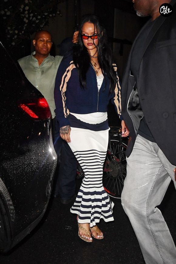 Le véritable secret de la star réside dans une assurance inébranlable pour sublimer chaque tenue au quotidien.

Exclusif - Rihanna repérée à la sortie d'un dîner à New York.

© Bestimage