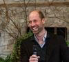 Cependant, depuis quelques mois, le prince William a pris la tête, avec 74 % des Britanniques ayant une opinion favorable de lui.
Le prince William rencontre des agriculteurs du duché de Cornouailles à Pensford, le 26 mars 2025.
Photo : Darren Staples / Pool / Julien Burton / Bestimage