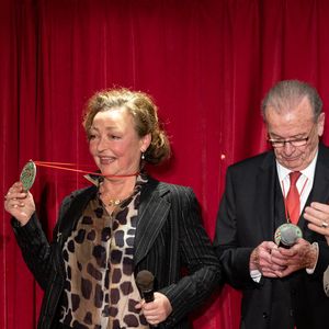 Claude Lelouch, Catherine Frot, Philippe Davis, Patrice Drevet (Chancelier de l'académie Alphonse Allais) lors de la cérémonie d'intronisation de A.Dussollier et C.Frot à l'académie Alphonse Allais au cabaret La Crémaillère 1900 à Paris le 26 janvier 2026

© Tiphaine Praud-Lebely / Bestimage