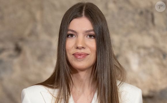 Bien qu'elle étudie dans l'Hexagone, son diplôme final sera délivré par l'Université de Londres, sous la direction académique de la London School of Economics.

L'infante Sofia d'Espagne assiste à la cérémonie de remise des prix "Objetivo Patrimonio. Concurso De Fotografía Infanta Sofía" au Musée de la Galerie des Collections Royales le 13 décembre 2024. © LALO YASKY / BESTIMAGE
