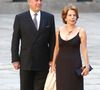 Sa vie privée a fait couler beaucoup d'encre. Il s'est marié avec sa cousine, fille de sa tante par alliance qu'il avait épousée juste avant

Mario Vargas Llosa et sa femme de l'époque Patricia en 2002 à Madrid
©LALO YASKY / BESTIMAGE