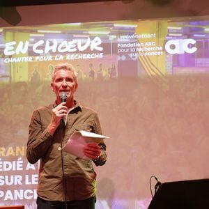 Denis Brogniart - Soirée "En chœur, chanter pour la recherche" pour la Fondation ARC à la Communale Saint-Ouen le 27 novembre 2024.  © Marc Ausset-Lacroix/Bestimage