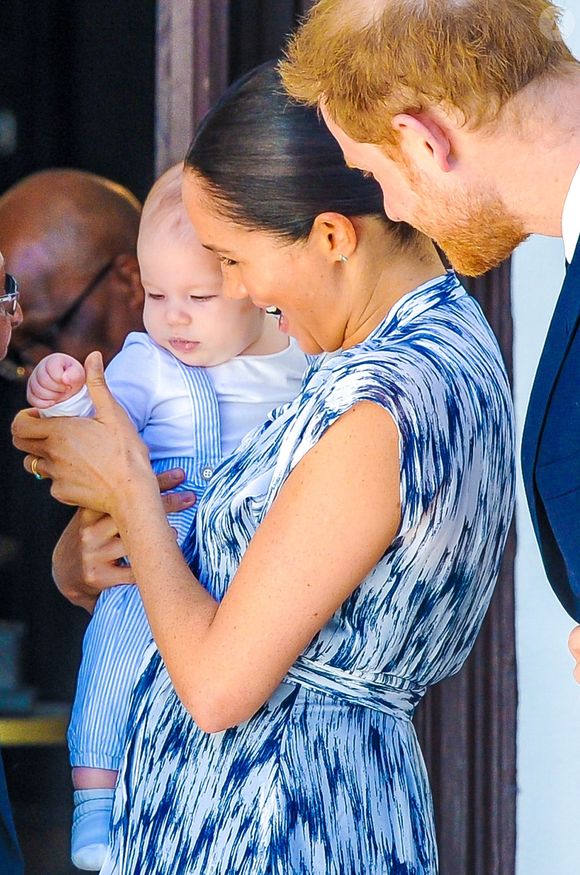 Le prince Harry et Meghan Markle présentent leur fils Archie à Desmond Tutu à Cape Town, Afrique du Sud le 25 septembre 2019. © Backgrid USA / Bestimage
