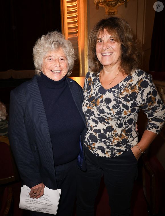 Jacqueline Franjou et Maria Martins Pipaud - Jacques Rouveyrollis à fêté ses 60 ans de Lumières au théâtre Edouard 7 à Paris le 14 décembre 2025.
© Coadic Guirec / Bestimage