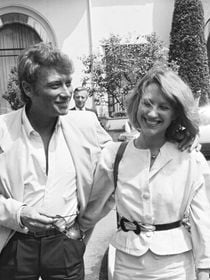 “Un paradis sur terre” : Nathalie Baye évoquait sa maison dans la Creuse, son refuge loin du monde avec Johnny Hallyday