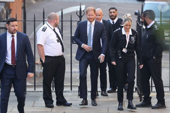 , mais les choses ne se sont pas faites...

Le prince Harry arrivant à la Haute Cour de justice britannique, à Londres, le 8 avril 2025
©GOFF INF / BESTIMAGE
