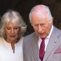 Loin de l'Angleterre, Charles et Camilla contraints de prendre la parole après un événement inattendu : "Mon épouse et moi avons été..."
