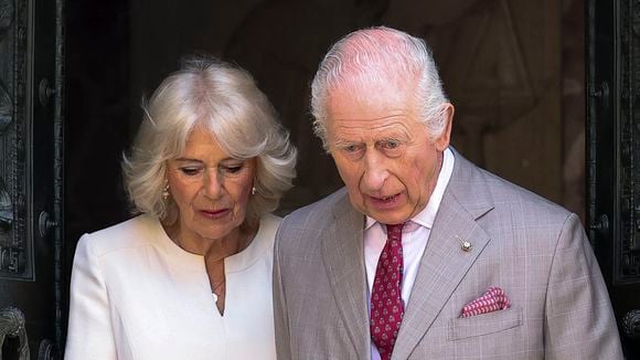 Loin de l'Angleterre, Charles et Camilla contraints de prendre la parole après un événement inattendu : "Mon épouse et moi avons été..."