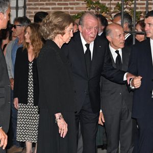 La reine Sofia et le roi Juan Carlos - La famille royale d'Espagne à la sortie des obsèques de Juan Gomez-Acebo en la cathédrale Castrense à Madrid. Le 8 septembre 2024 (Europa Press / Bestimage).