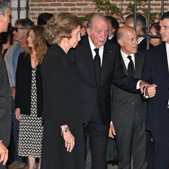 La reine Sofia et le roi Juan Carlos - La famille royale d'Espagne à la sortie des obsèques de Juan Gomez-Acebo en la cathédrale Castrense à Madrid. Le 8 septembre 2024 (Europa Press / Bestimage).