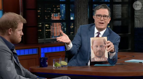 Le duc de Sussex s'est très amusé sur le plateau de l'émission.

Le prince Harry donne une interview sur le plateau de Stephen Colbert à propos de la vie après la mort. Photo par JLPPA / Bestimage