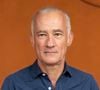 On connaît bien Gilles Bouleau pour être le présentateur du 20 heures de TF1 au quotidien.

Gilles Bouleau au village lors des Internationaux de France de Tennis de Roland Garros, à Paris, France. © Cyril Moreau/Bestimage