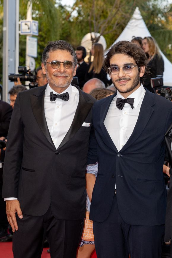 Un acteur pour rappel papa de trois garçons, dont Léo.

Pascal Elbé et son fils Léo - Montée des marches du film « Mascarade  » lors du 75ème Festival International du Film de Cannes. Le 27 mai 2022
© Olivier Borde / Bestimage