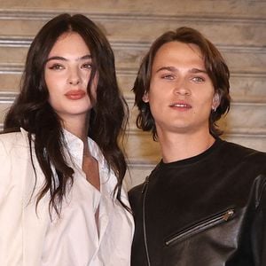 Très pudique sur sa vie privée, Deva Cassel a fait de rares confidences sur l’homme qui partage sa vie et sur les débuts de leur histoire d’amour.
Deva Cassel et Saul Nanni lors de la séance photo de la série Netflix « Le Léopard » à Rome, en Italie. Photo : Marco Provvisionato/IPA/ABACAPRESS.COM