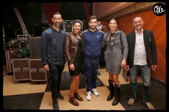 Kendji Girac, avec sa soeur et sa mère, en concert à La Cigale à Paris. Le 30 janvier 2015
© Alain GUIZARD