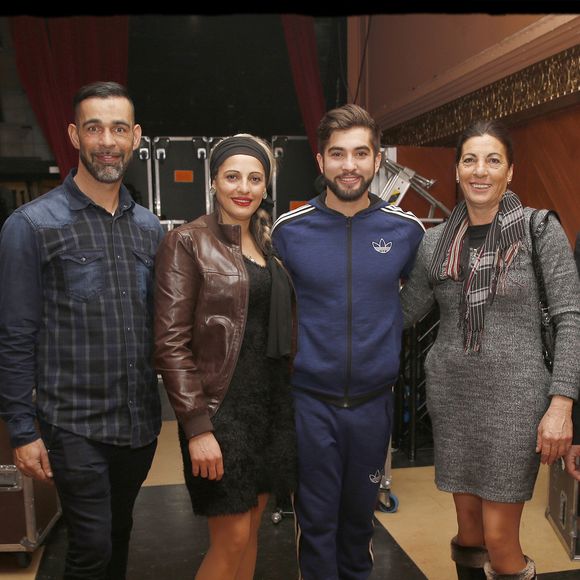Kendji Girac, avec sa soeur et sa mère, en concert à La Cigale à Paris. Le 30 janvier 2015
© Alain GUIZARD