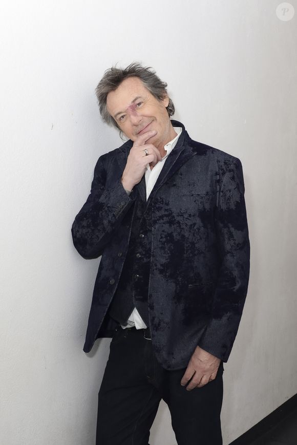 Exclusif - Jean-Luc Reichmann, en backstage de l’émission « TPMP » La dernière sur C8,  présentée par C.Hanouna et diffusée en direct sur C8, Paris, France, le 27 fevrier 2025. © Jack Tribeca / Bestimage