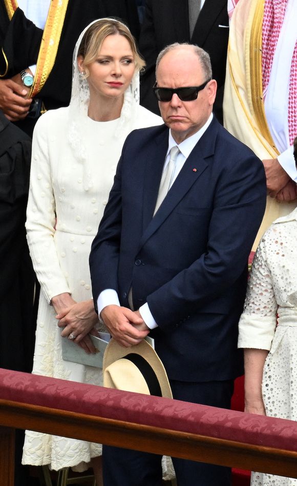 Le prince Albert et la princesse Charlène de Monaco assistent à la messe d'inauguration du pontificat du pape Léon XIV célébrée sur la place Saint-Pierre au Vatican le 18 mai 2025. Photo par Eric Vandeville/ABACAPRESS.COM