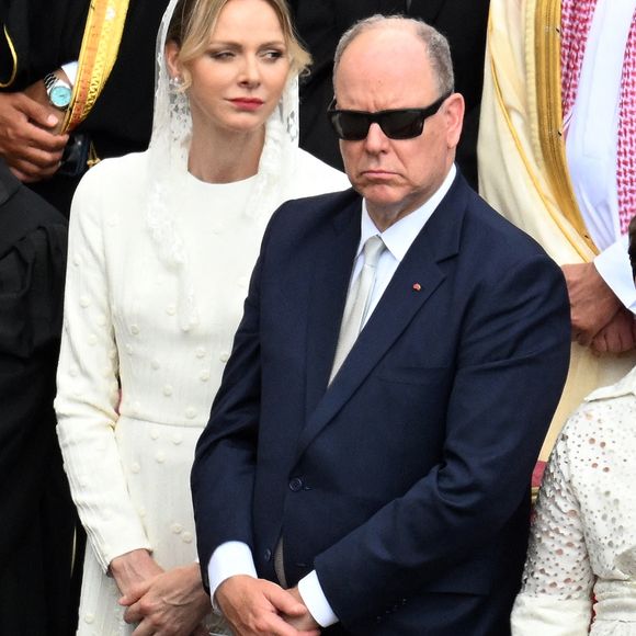 Le prince Albert et la princesse Charlène de Monaco assistent à la messe d'inauguration du pontificat du pape Léon XIV célébrée sur la place Saint-Pierre au Vatican le 18 mai 2025. Photo par Eric Vandeville/ABACAPRESS.COM
